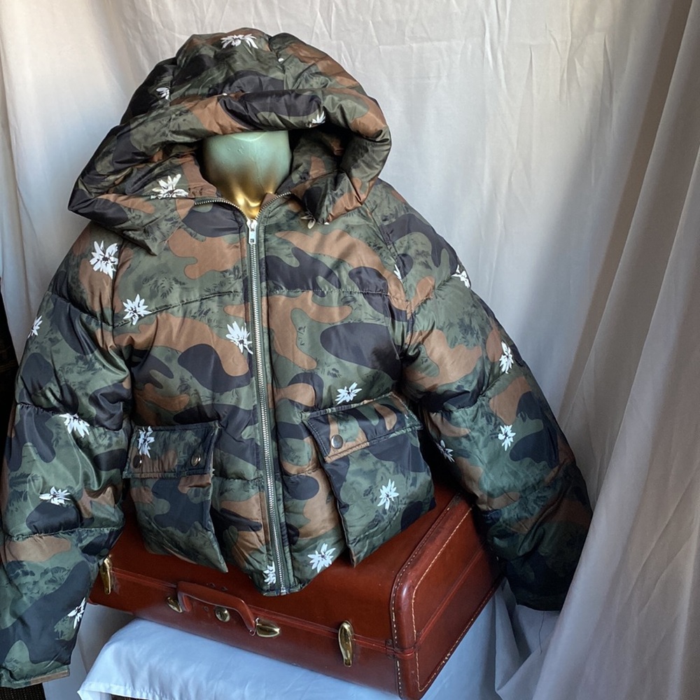 Army and floral print puffer jacket - Picture 2 of 14